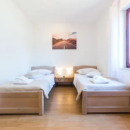 Apartment Kelava