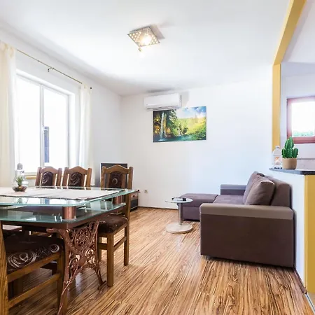 Kelava Apartment *